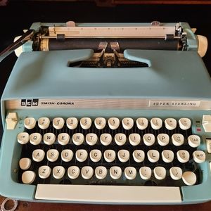 Vintage Smith Corona Portable Typewriter  WORKS!
